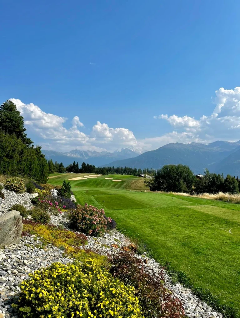 Golfing with a View? Crans-Montana always delivers ⛳️🏌🏻⛰️☀️
