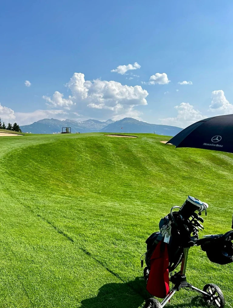 Golfing with a View? Crans-Montana always delivers ⛳️🏌🏻⛰️☀️